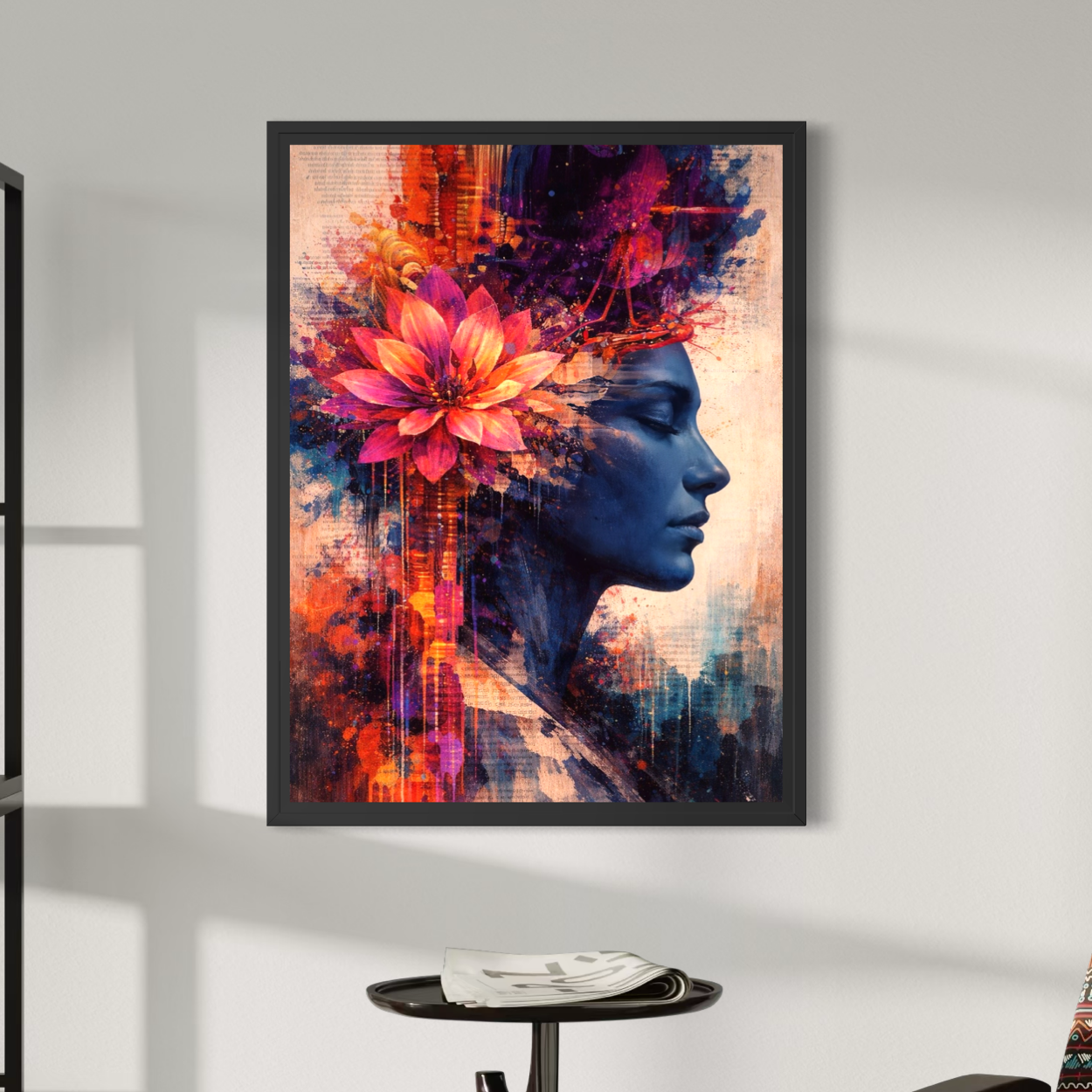 tableau femme floral abstrait contemporain dans un salon moderne avec decoration murale artistique coloree