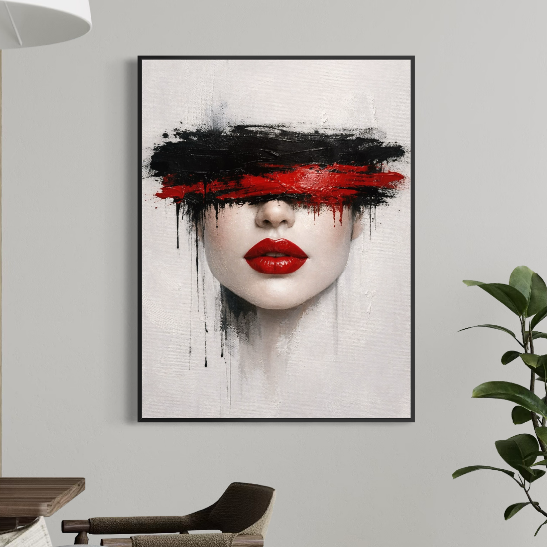 Tableau femme abstrait moderne Rouge Silence tableau femme abstrait noir et rouge dans un salon design contemporain