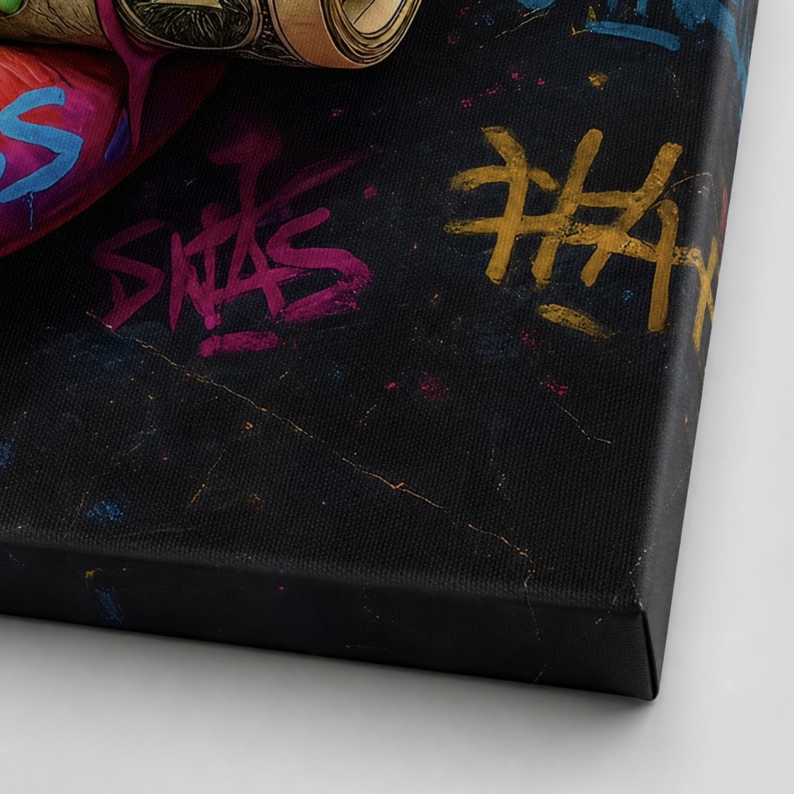 Tableau Morsure Cash – Pop Art Luxe et Argent | SPEKTRA Détail du tableau Morsure Cash montrant les graffitis colorés, les textures de toile et la finition artistique de l’œuvre street art.
