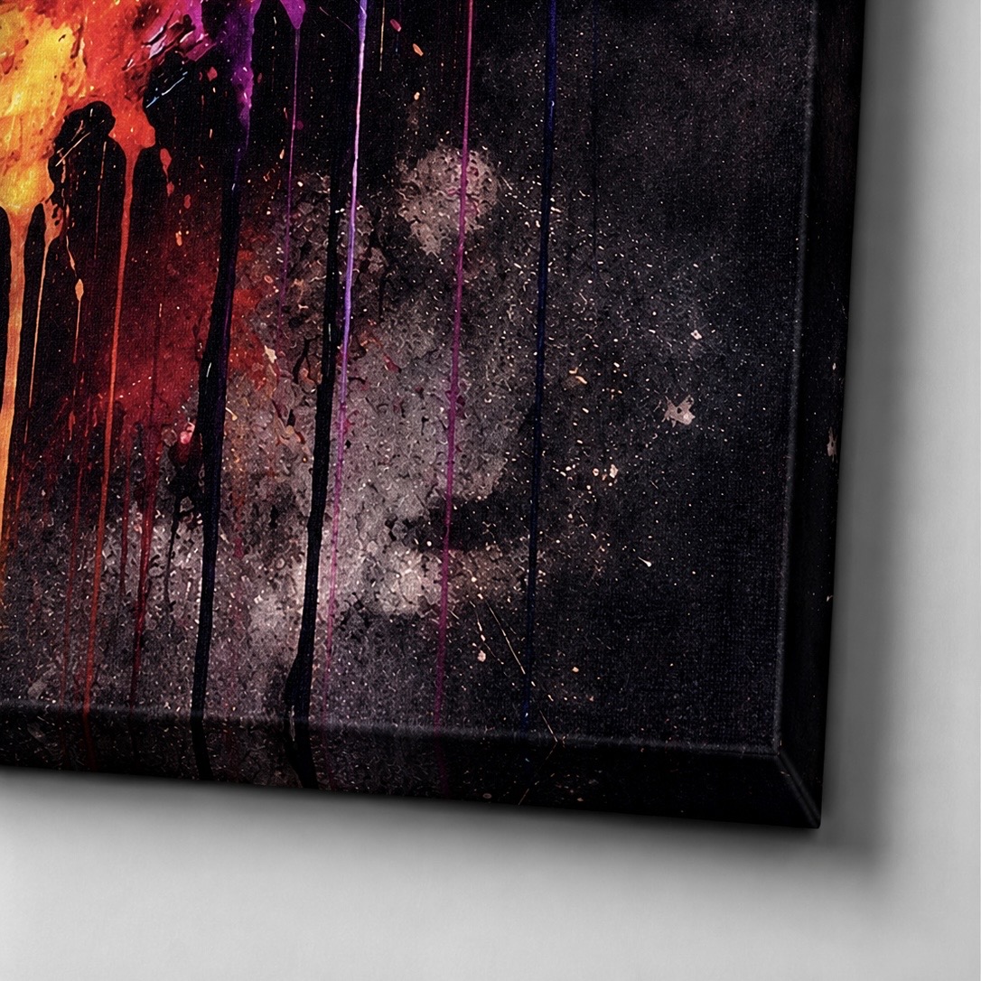Tableau Crâne Coloré Street Art – Fracas Silencieux Détail de la toile Fracas Silencieux mettant en valeur la texture du canvas, les coulures de peinture, le fond noir intense et la finition premium du tableau crâne street art.