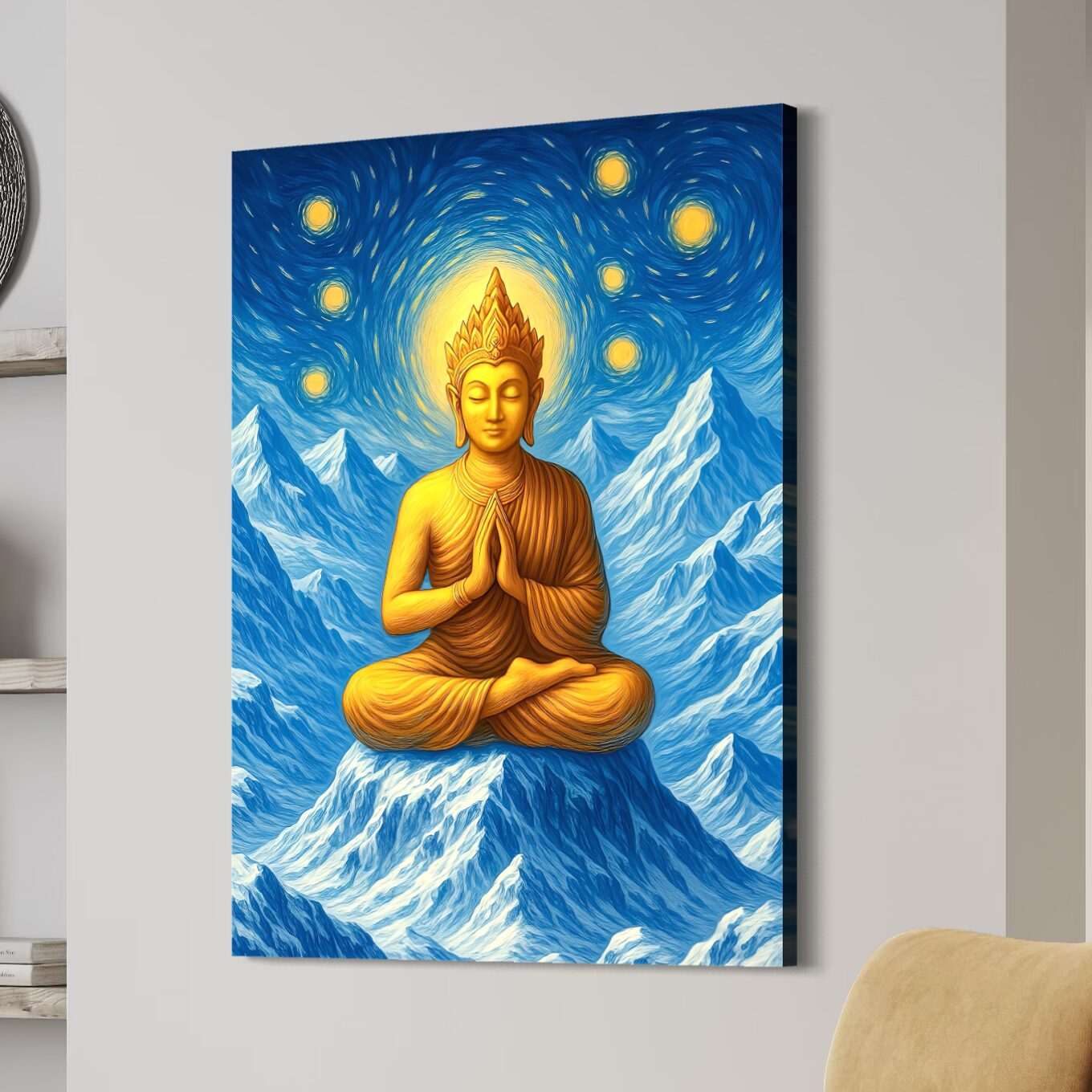 Tableau Bouddha Méditation – Sommet Intérieur | SPEKTRA Tableau Sommet Intérieur représentant un Bouddha en méditation exposé dans un intérieur contemporain aux tons apaisants.