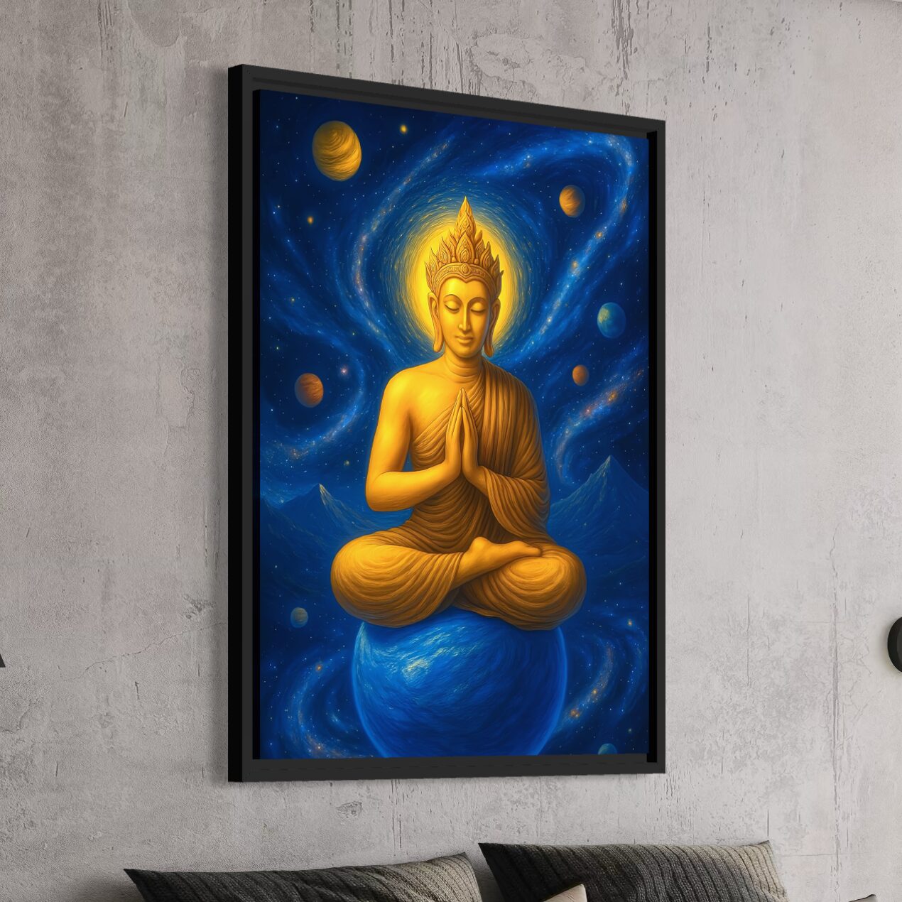 Tableau Monarque Stellaire encadré représentant un Bouddha doré en méditation au cœur d’un univers cosmique composé de planètes et galaxies