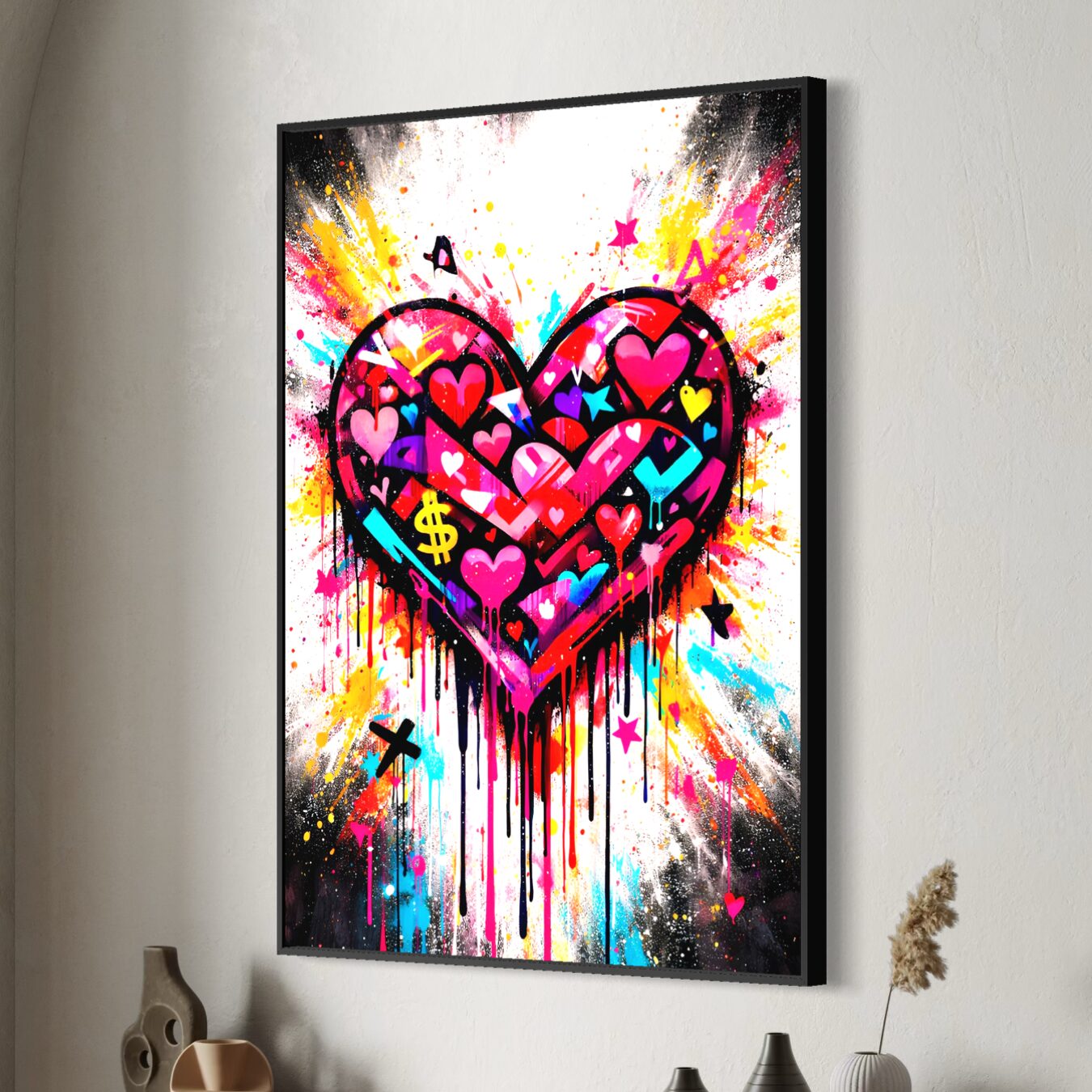 Vue latérale du tableau encadré noir Cœur Rebelle représentant un grand cœur graffiti coloré avec coulures de peinture, symboles pop et éclats street art dans une décoration intérieure contemporaine.