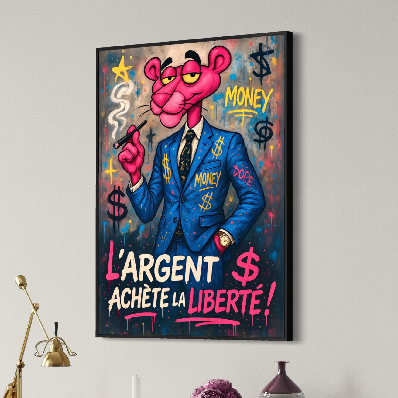 Tableau L’Affranchi – Panthère Rose Street Art et Liberté Financière Tableau L’Affranchi représentant une panthère rose en costume bleu dans un univers street art inspiré de la réussite et de la liberté financière