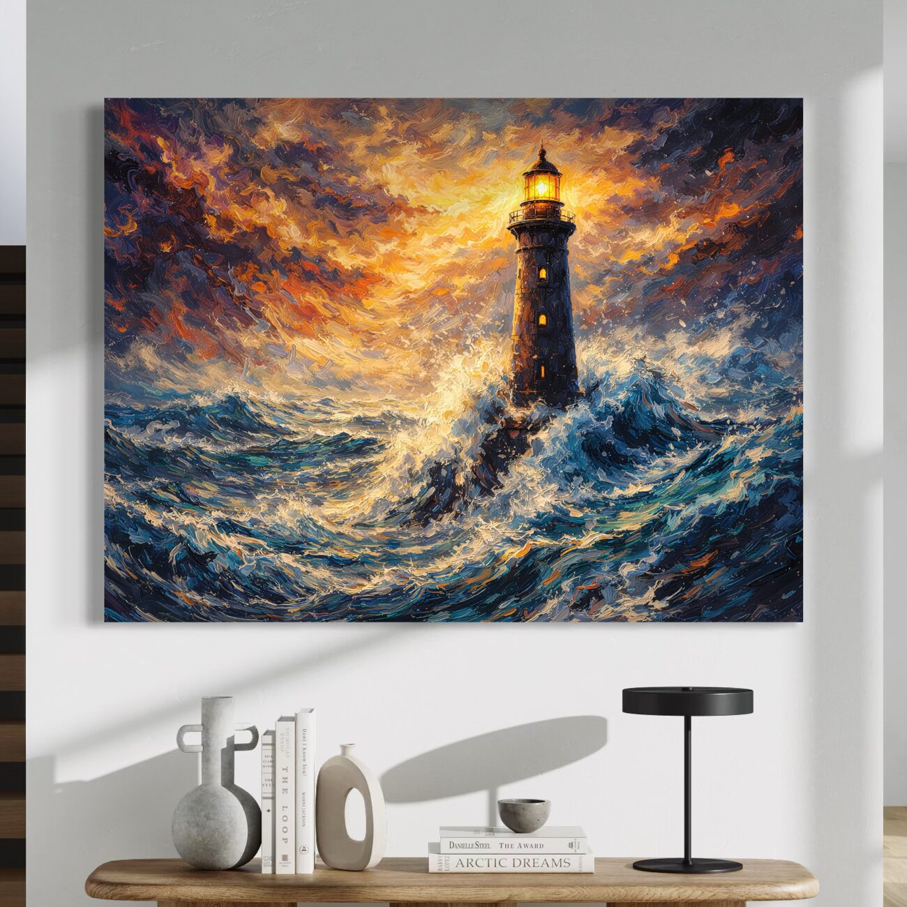 Tableau Phare Breton représentant un phare illuminé face à une mer agitée et aux vagues puissantes de l'océan Atlantique sous un ciel de tempête flamboyant.