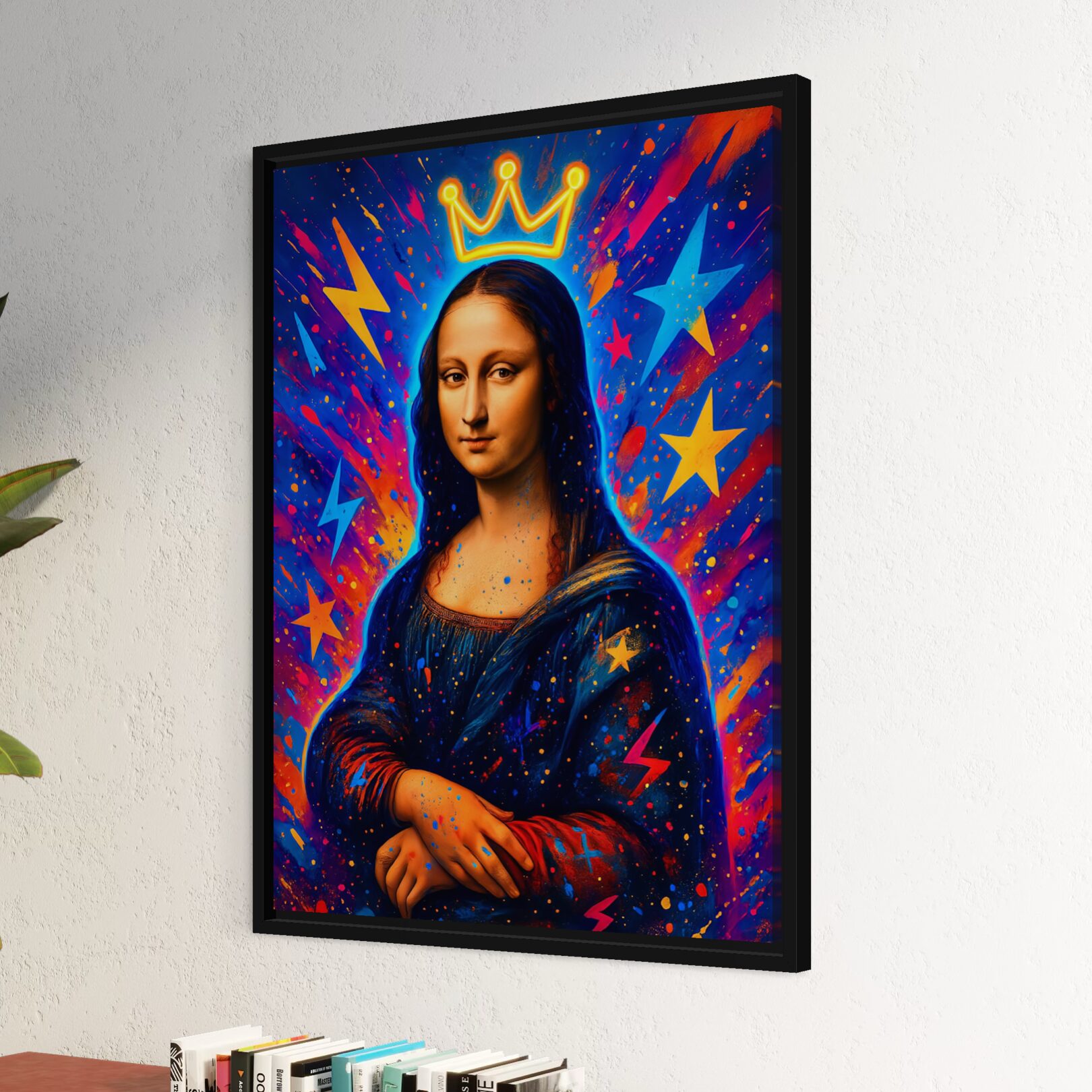 Tableau Queen Mona – Mona Lisa Pop Art Contemporaine | SPEKTRA Tableau Queen Mona inspiré de la Mona Lisa exposé dans un intérieur moderne avec cadre noir et esthétique pop art contemporaine