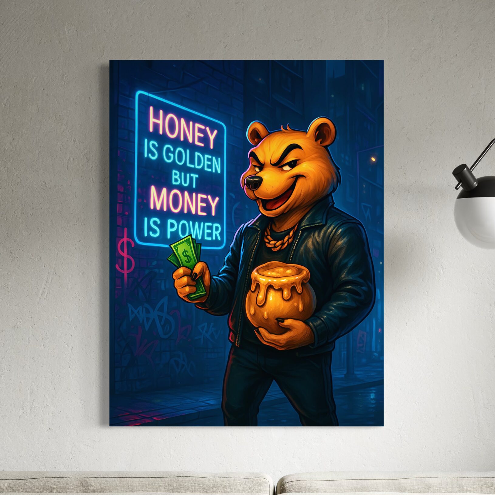 Tableau Honey Money représentant un ours street art tenant des billets et un pot de miel devant une enseigne néon dans une ambiance urbaine contemporaine.