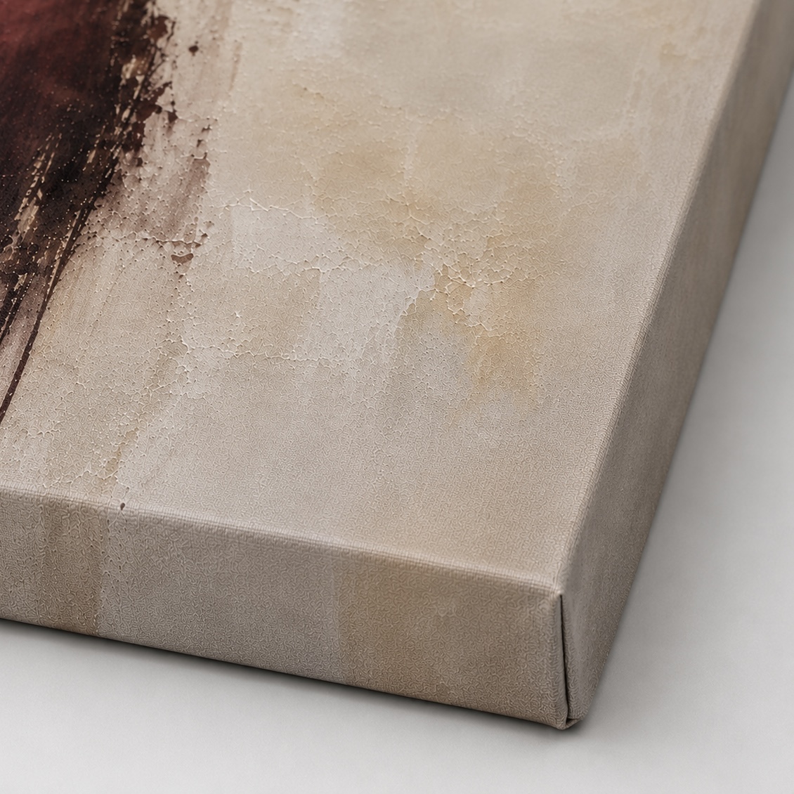 Tableau couple séparation – À Contre-Cœur, décoration murale émotionnelle et contemporaine Gros plan sur la texture de la toile À Contre-Cœur avec nuances beige, brun et effet de matière