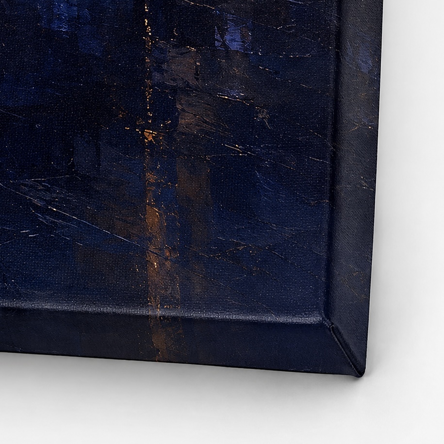 Tableau piano Piano Solitaire – décoration murale élégante et musicale Gros plan sur la texture de la toile Piano Solitaire avec nuances bleu nuit, noir et reflets dorés