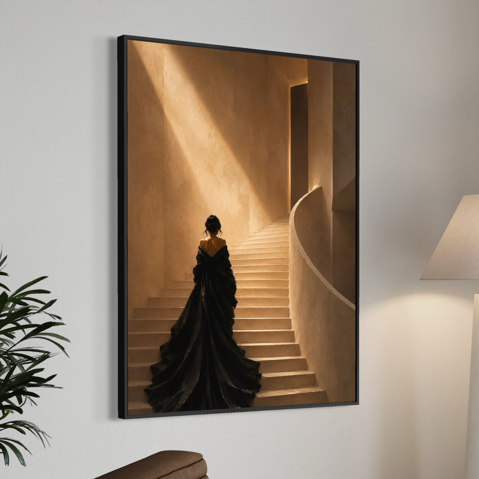 Tableau Femme Élégante – Haute Marche Vue en perspective du tableau Haute Marche avec femme en robe noire et escalier lumineux