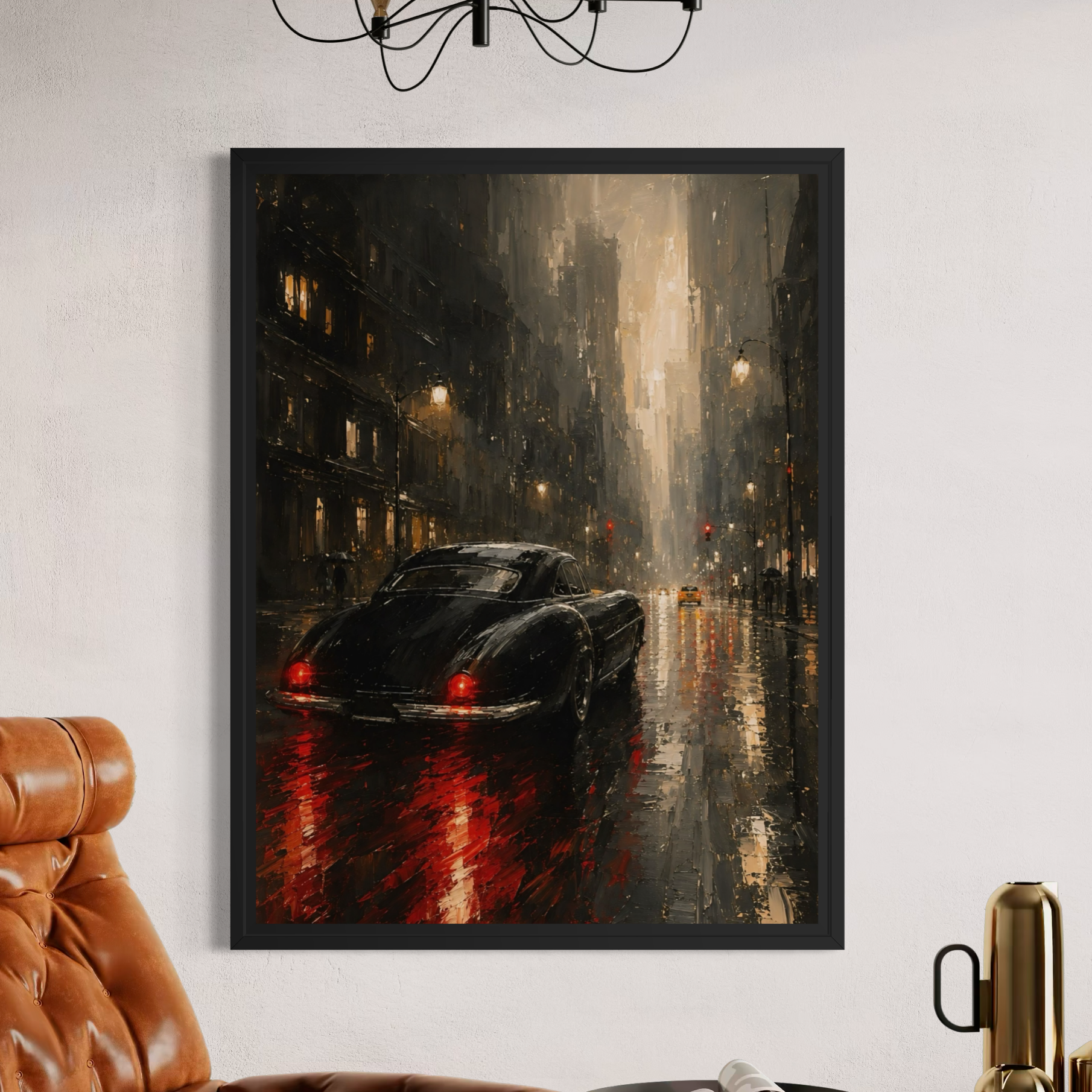 Minuit Manhattan – tableau New York avec voiture noire sous la pluie Tableau Minuit Manhattan encadré en noir dans un salon contemporain avec voiture noire sous la pluie