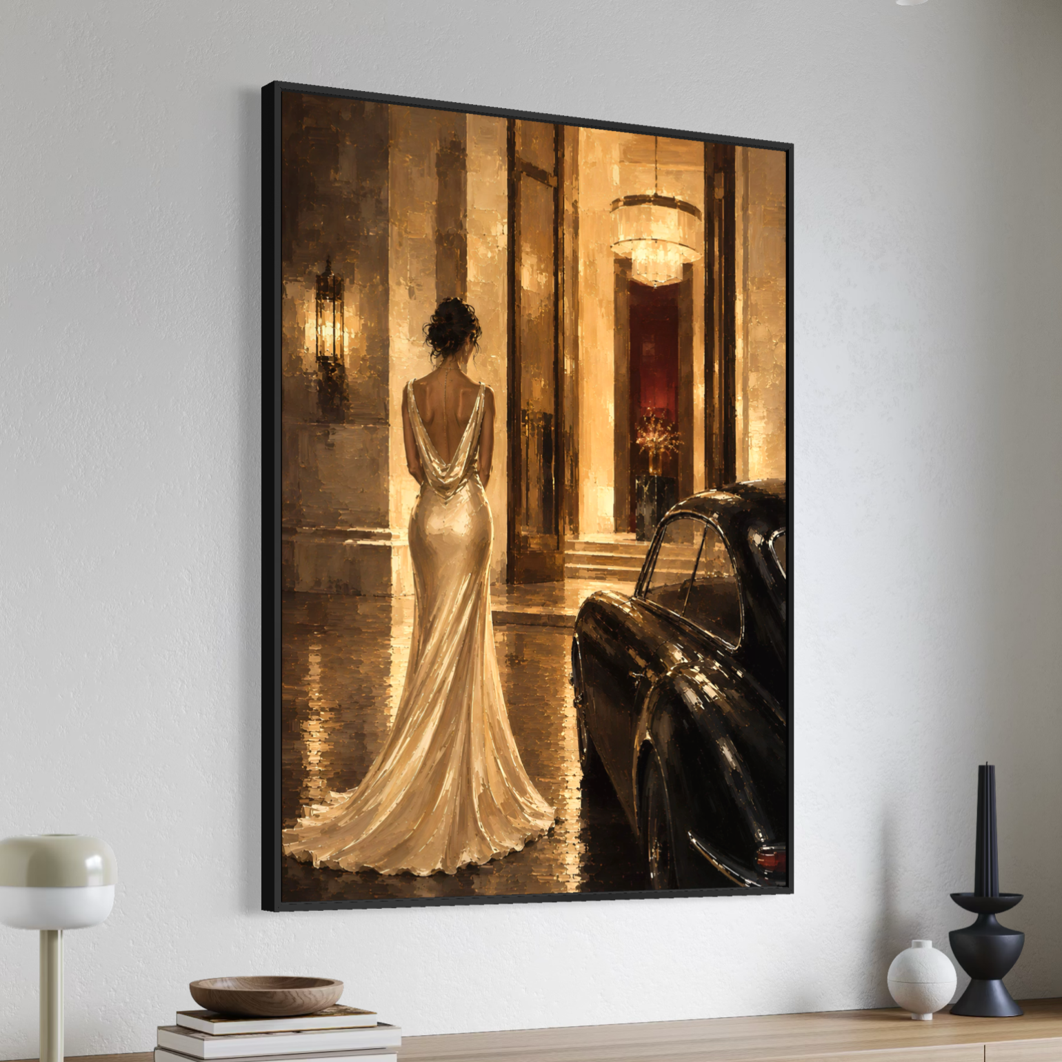 Vue latérale du tableau Nuit de Gala avec cadre noir représentant une femme élégante en robe claire